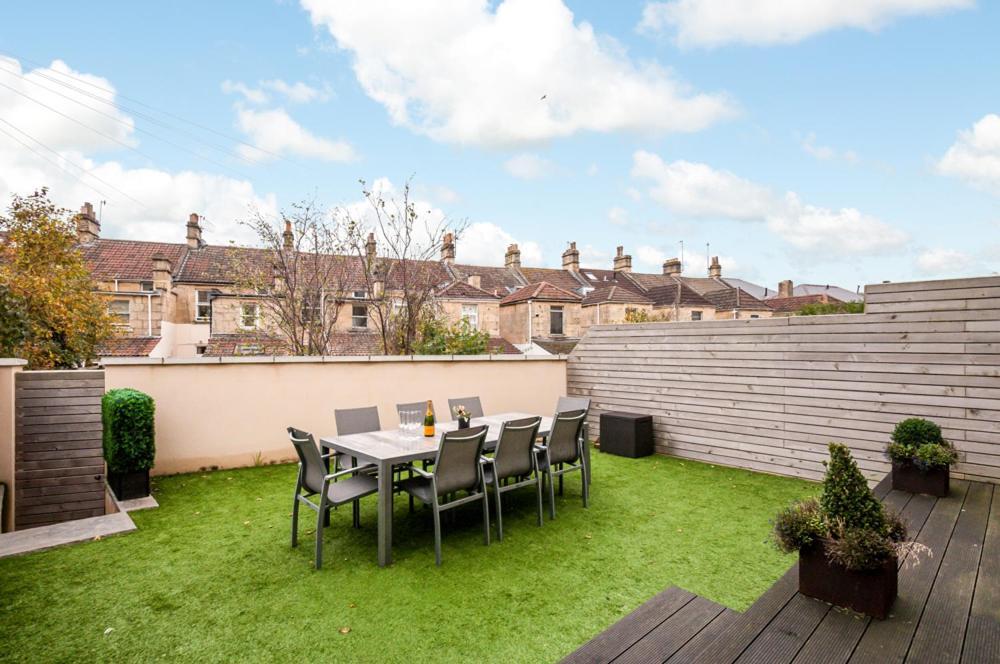 Solar Sanctuary- Skyline Balcony, City Centre, Three Floors, King Beds, Netflix And More! Bath Zewnętrze zdjęcie
